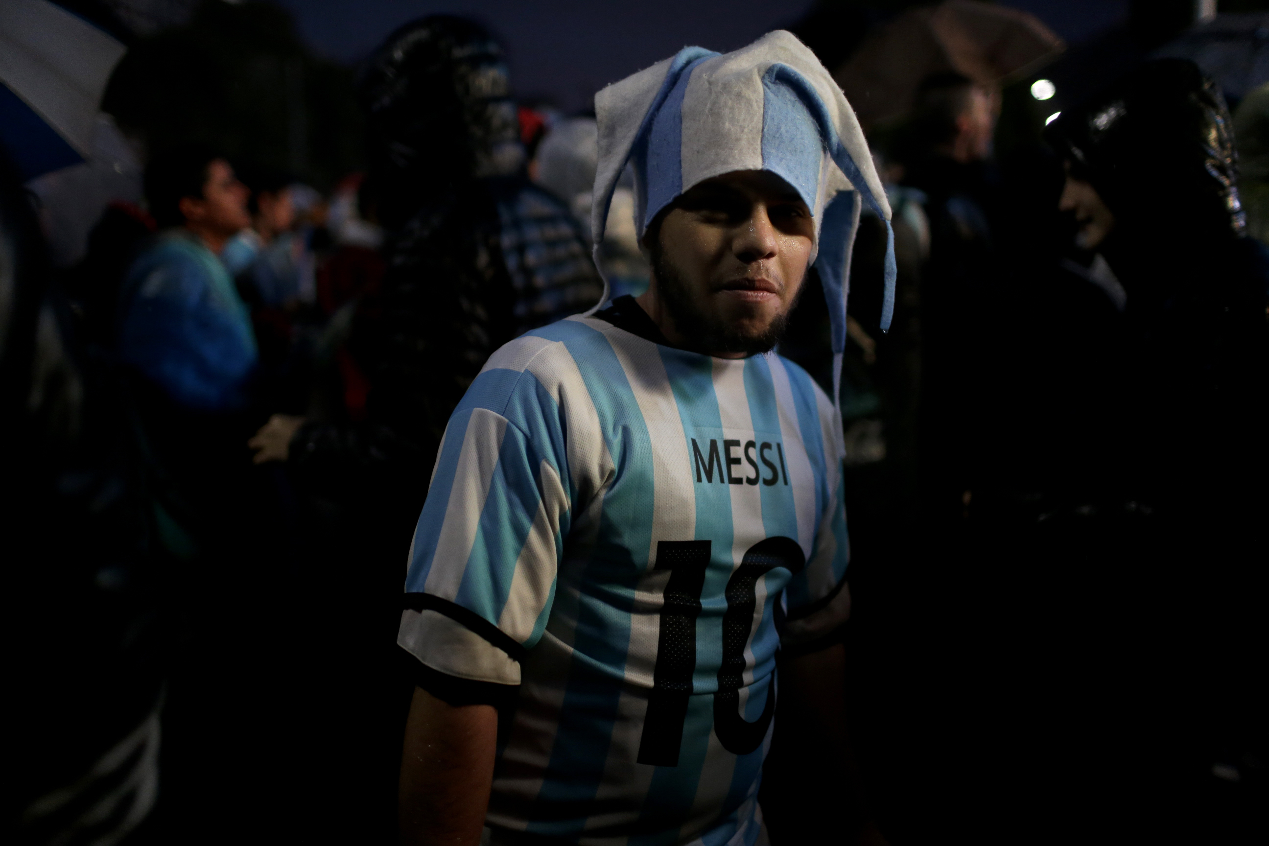 به‌ وێنه‌... خۆپیشاندان و مانگرتن بۆ پاشگه‌زبوونه‌وه‌ی مێسی ده‌ستی پێكرد